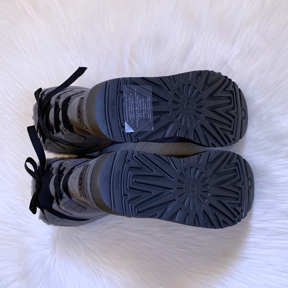 UGG Short Continuity Bow Boots In Charcoal - Picture 8 of 8